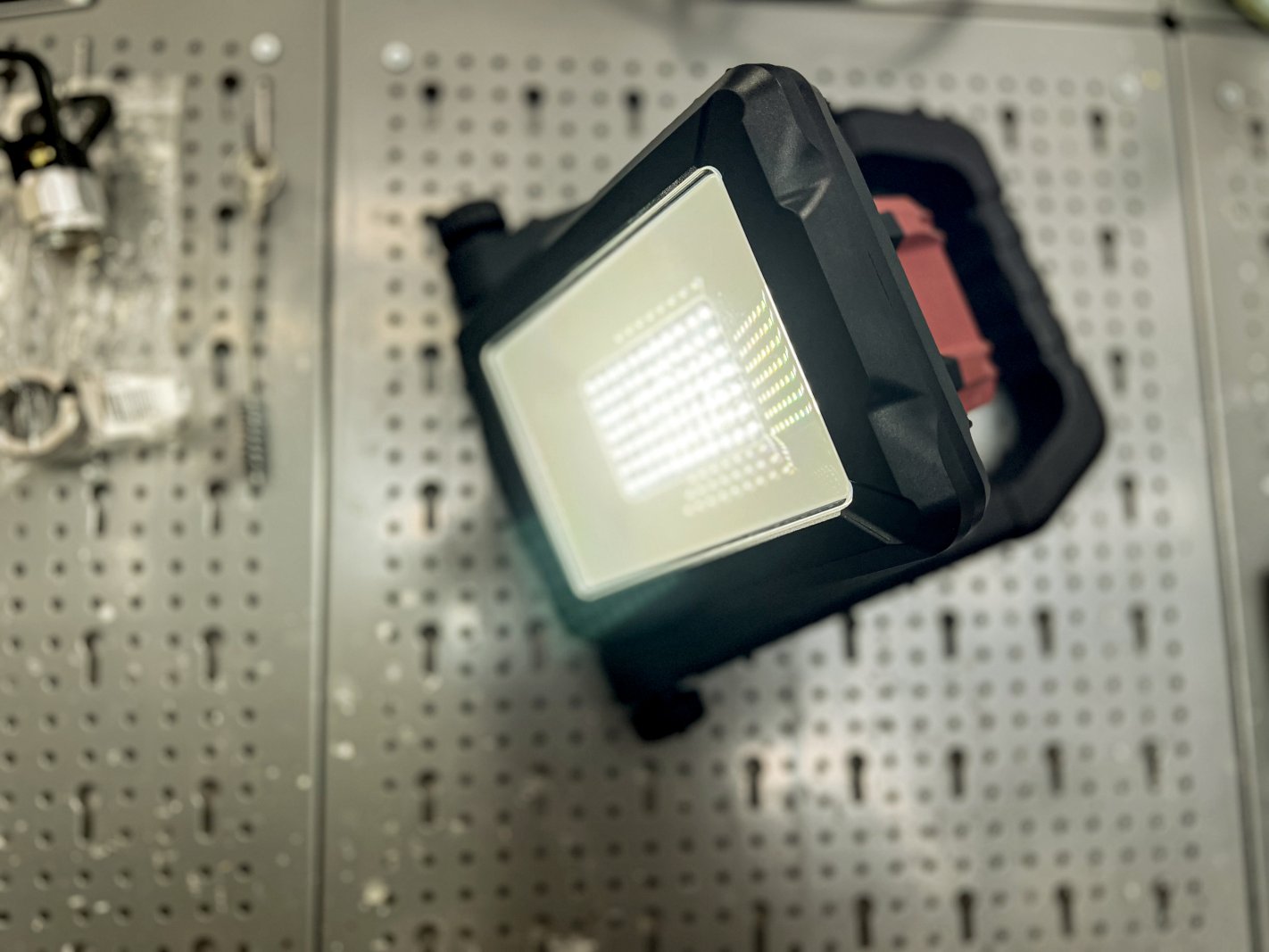 NYHED! GRIPO ARBEJDSLAMPE 20W