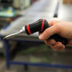 PEDDINGHAUS bitsskruetr�kker 1/4'' 8 dele med skralde / SB